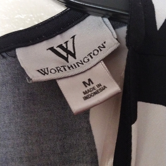 Worthington Abstract Patterned Sleeveless Blouse - Picture 6 of 8